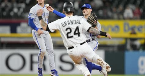 Michael Massey homers for second straight game, Royals beat White Sox 7-1